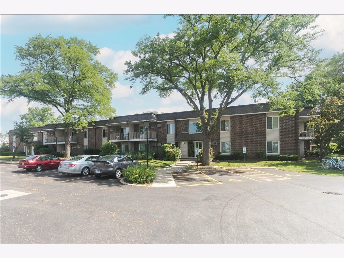 Homes & Condominiums Sold Mill Creek Buffalo Grove Illinois, 974 Thornton