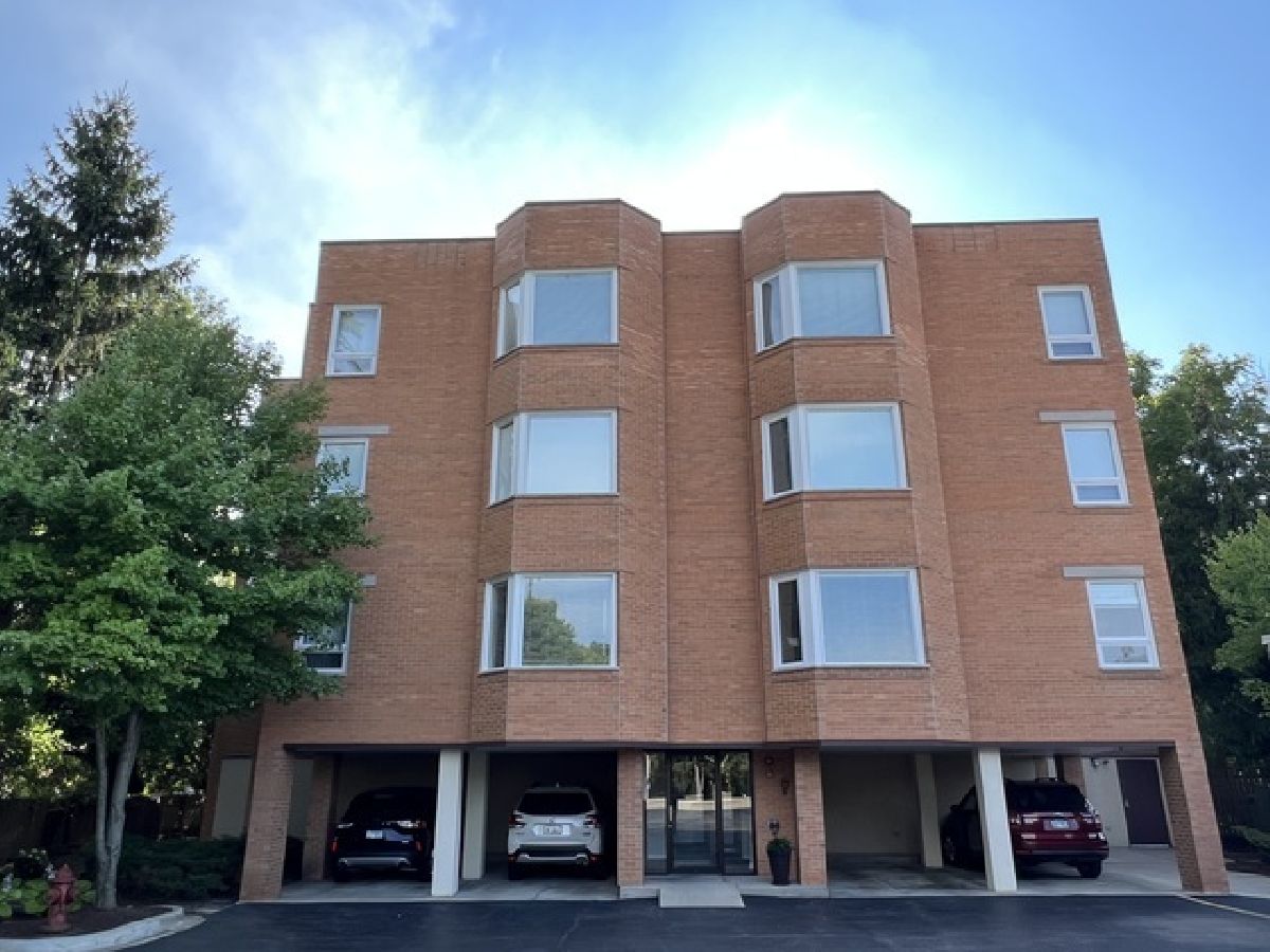  For Rent Libertyville Illinois, 1635 Milwaukee