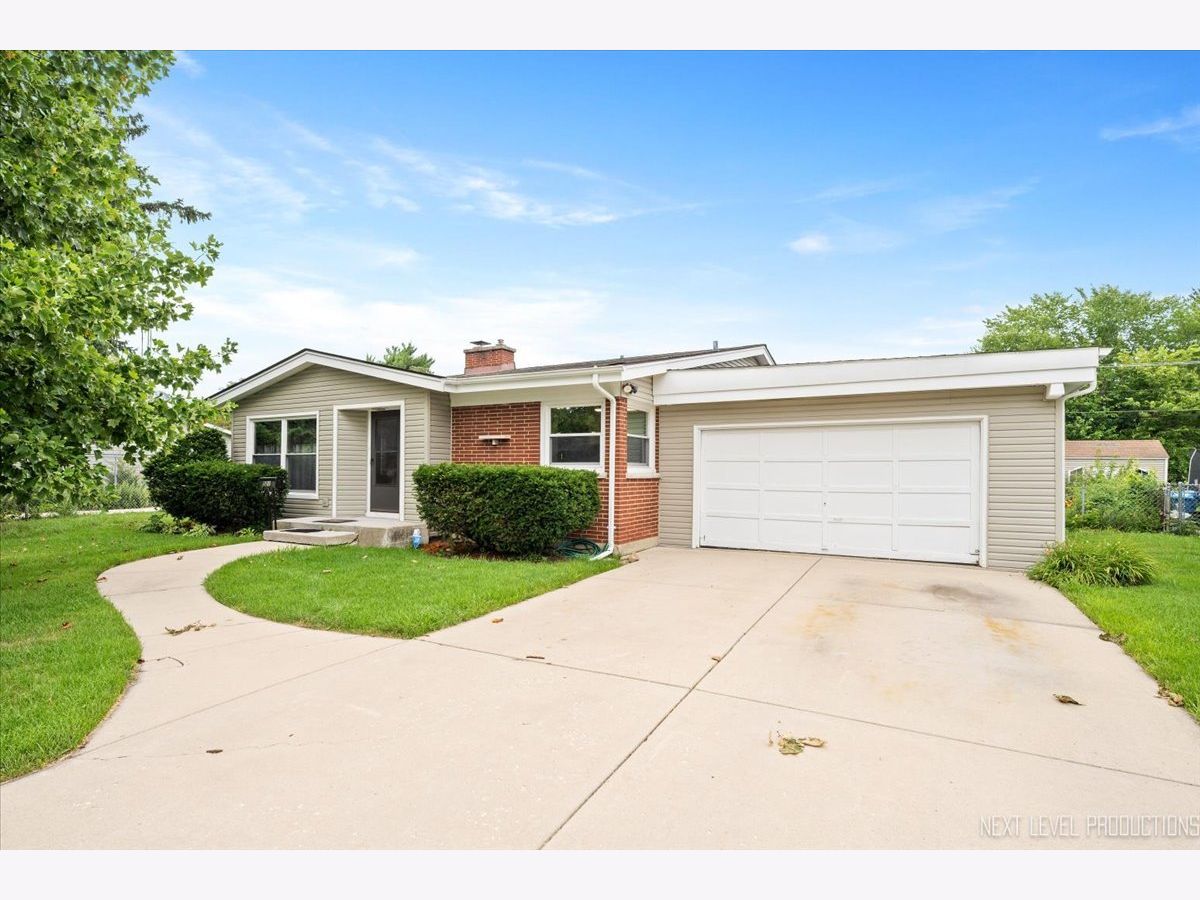  Sold Aurora Illinois, 521 Iroquois