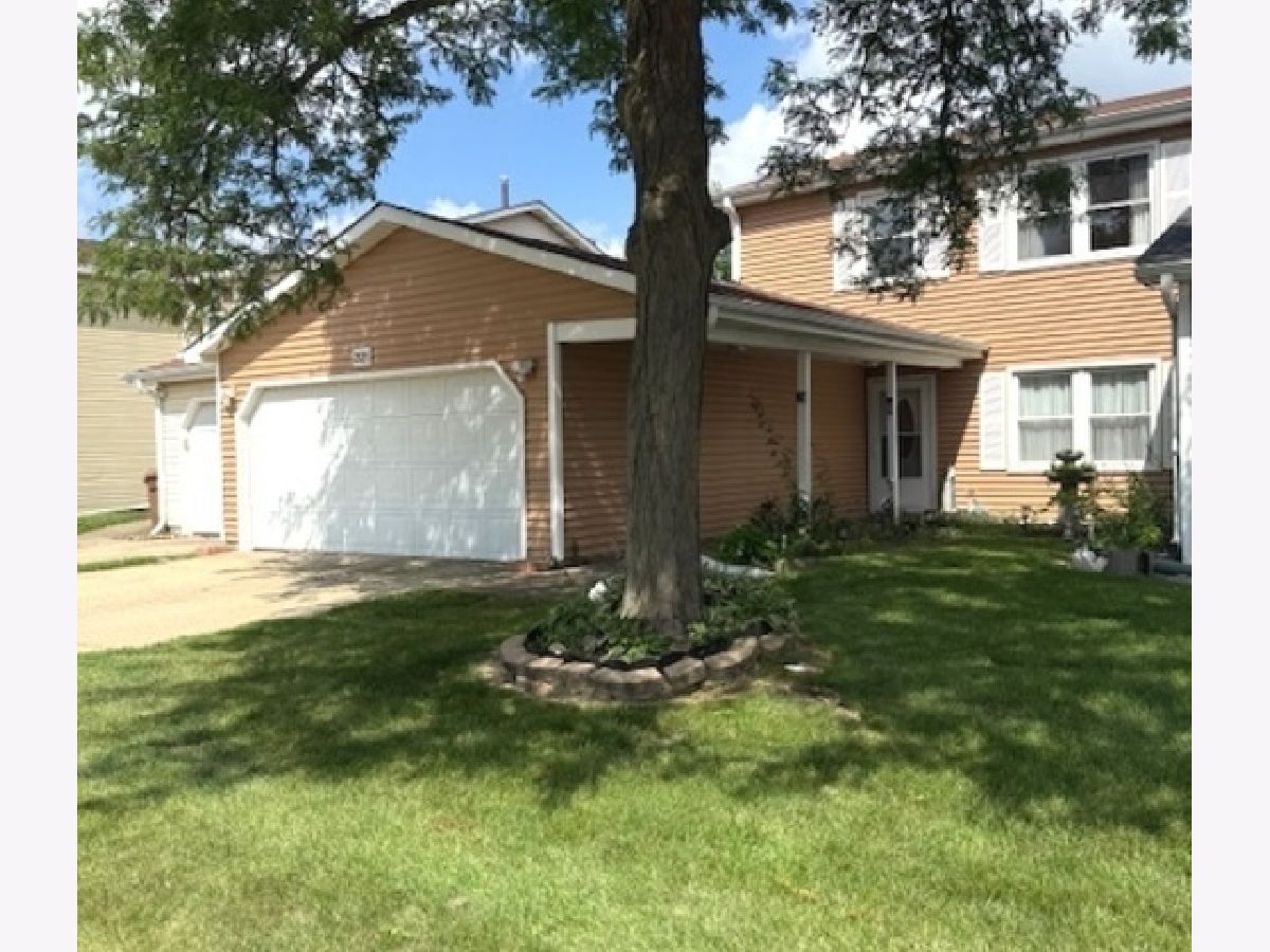  Rented Glendale Heights Illinois, 2121 Pepperwood