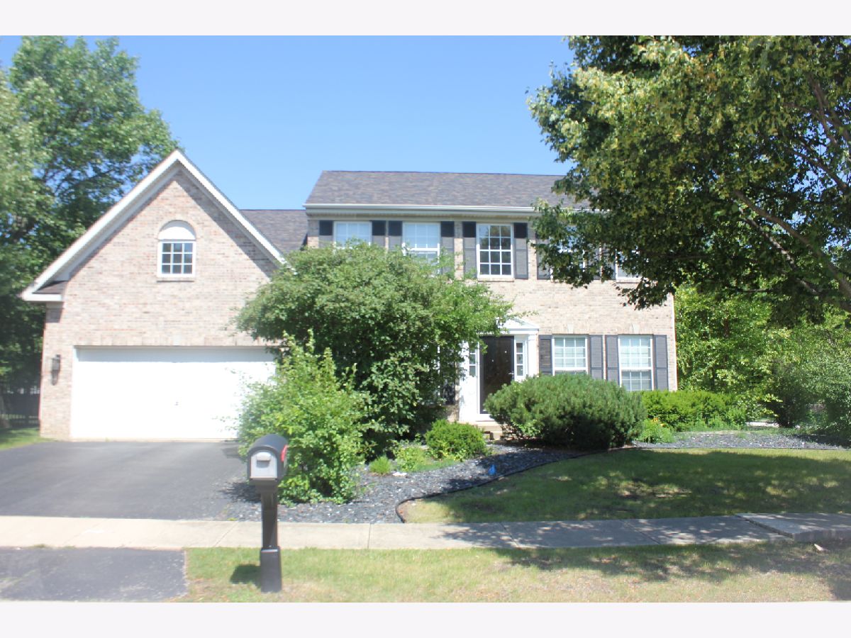 Homes For Sale Highlands At Ogdenfalls Oswego Illinois, 700 Sparkle Court