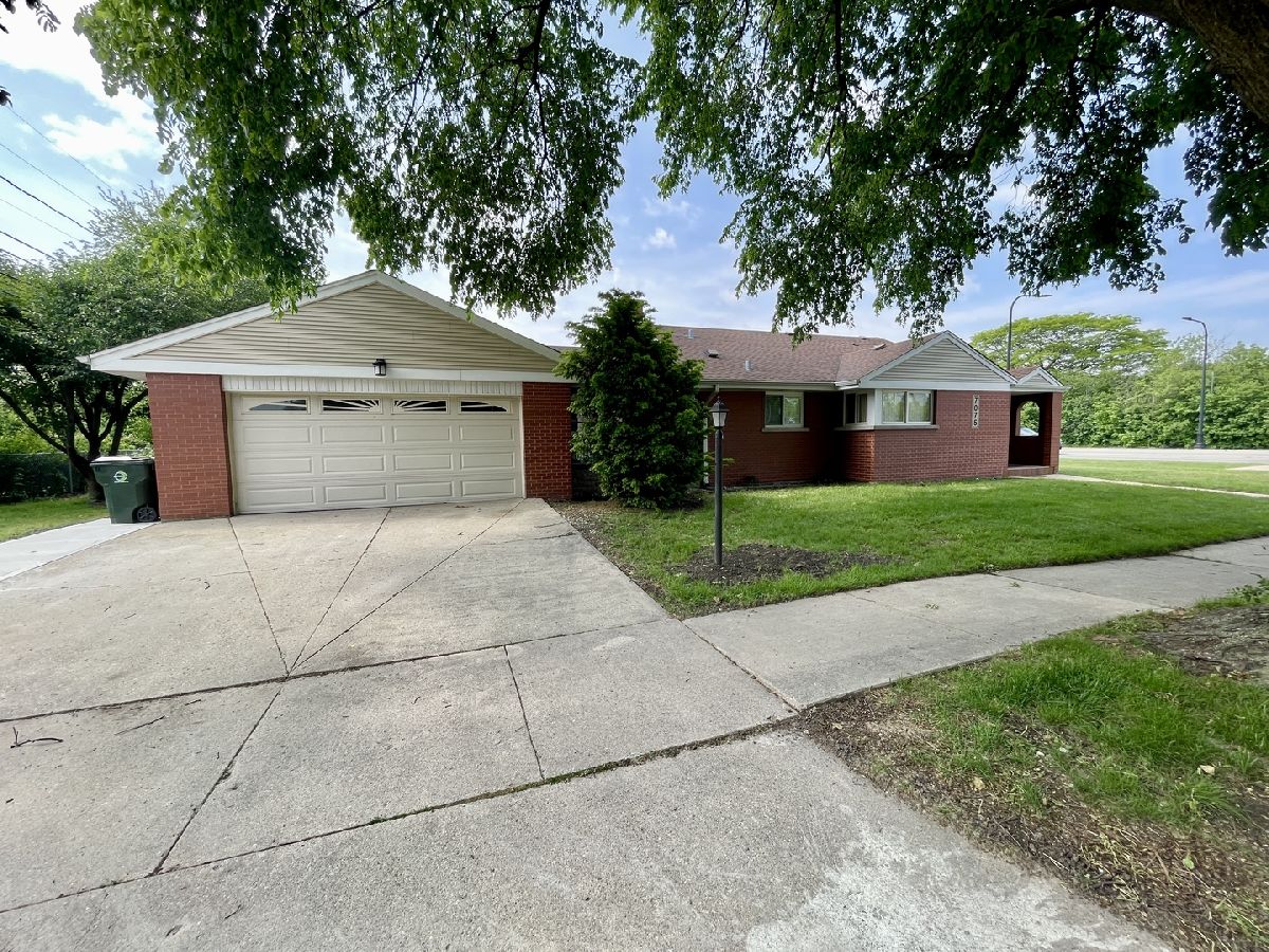 Rented Lincolnwood Illinois, 7075 Cicero