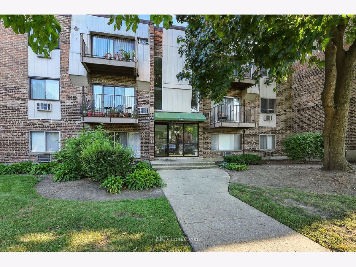 Condominiums For Sale Brentwood Palatine Illinois, 1451 Winslowe Drive