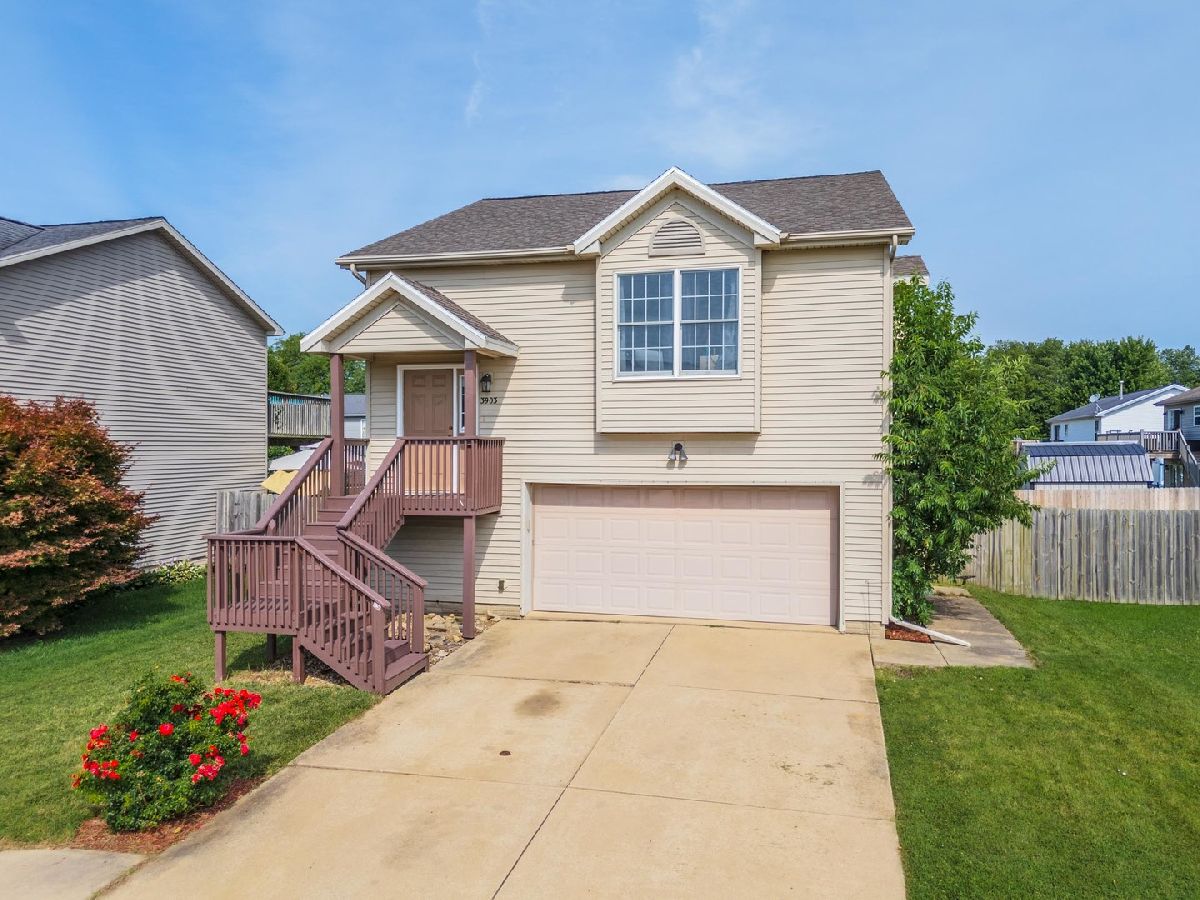 Homes & Condos & Townhomes For Sale Beich Place Bloomington Illinois, 3903 Bluebell Drive