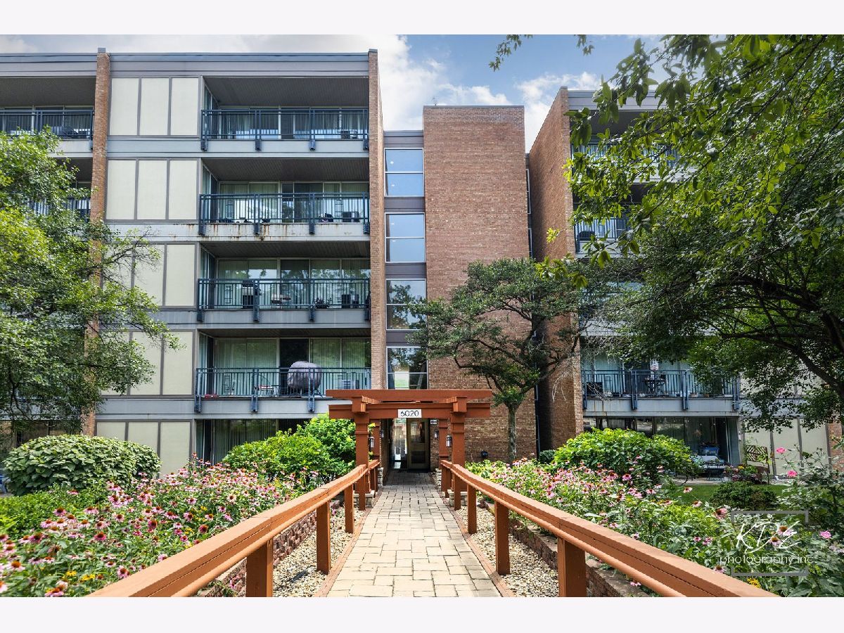 Condos & Townhomes Sold Four Lakes Lisle Illinois, 6020 Oakwood