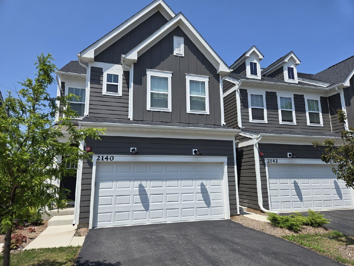 Homes & Condos & Townhomes Rented Naper Commons Naperville Illinois, 2140 Weatherbee