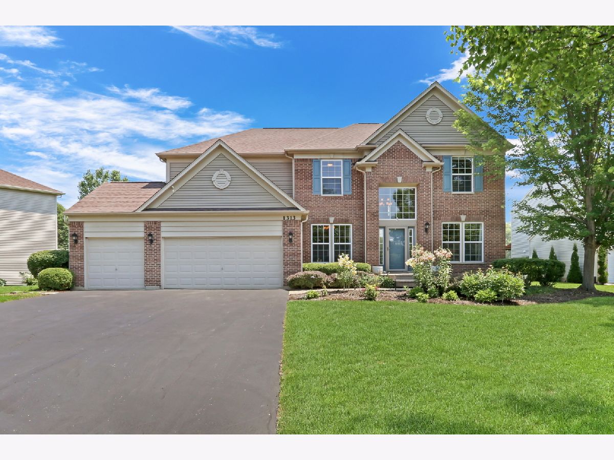 Homes For Sale Hampton Reserve Mundelein Illinois, 1313 Turnberry Lane
