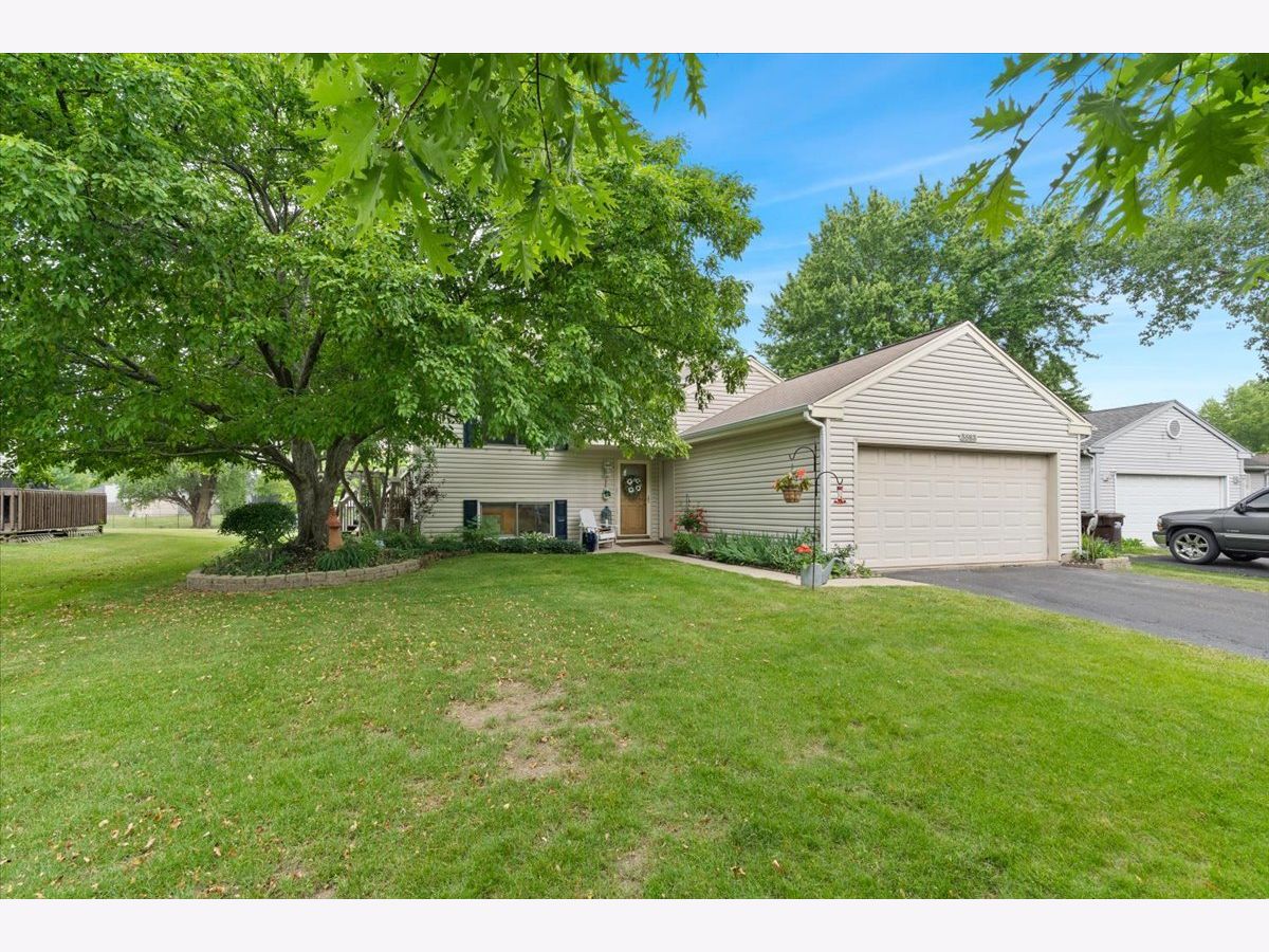 For Sale Island Lake Illinois, 3583 Newport Drive