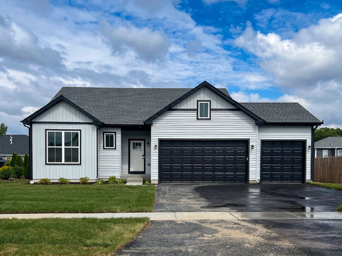  For Sale Genoa Illinois, 1006 Joel Lane