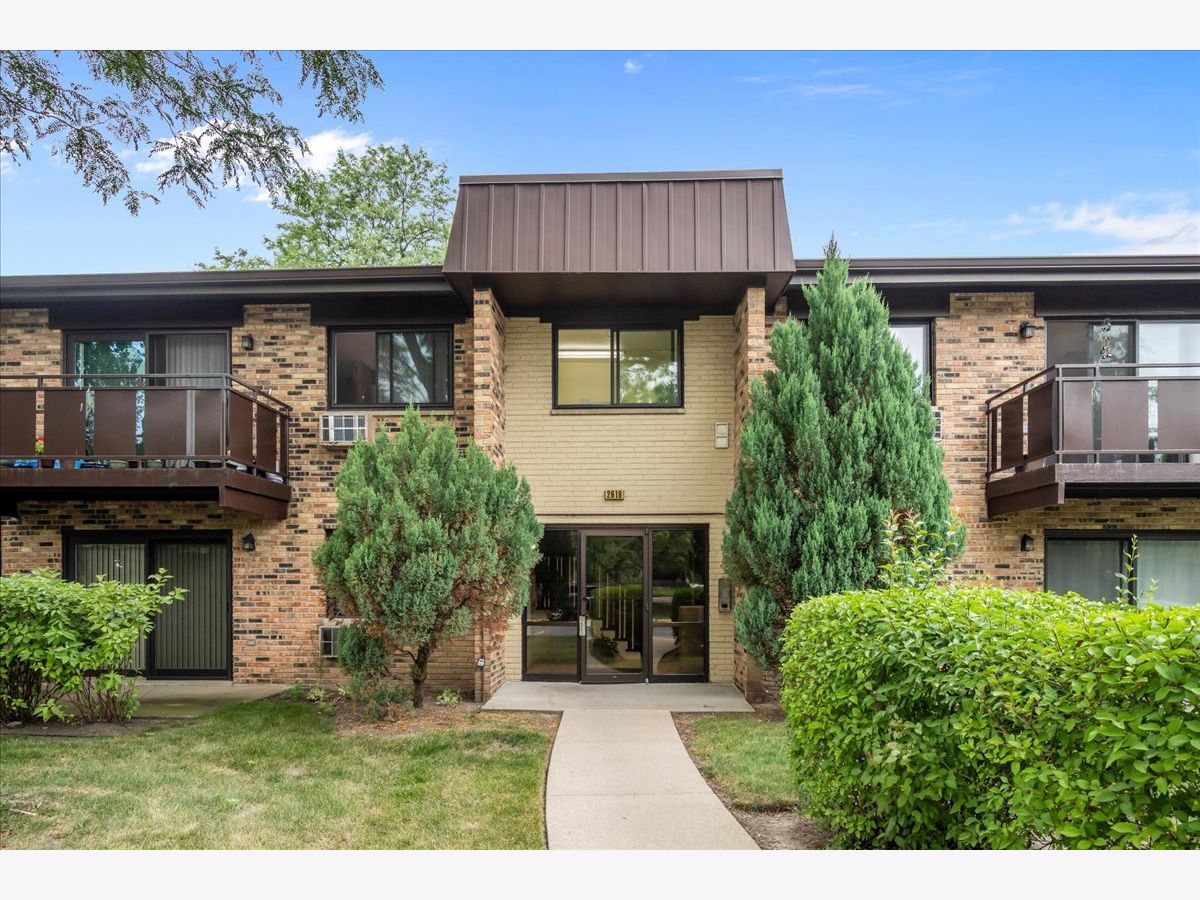 Condominiums For Sale Windsor Woods Arlington Heights Illinois, 2618 Windsor Drive