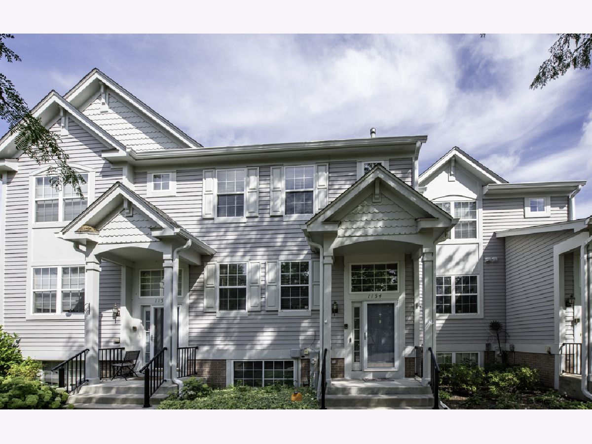 Townhomes & Homes Sold College Trail Grayslake Illinois, 1154 Cambridge