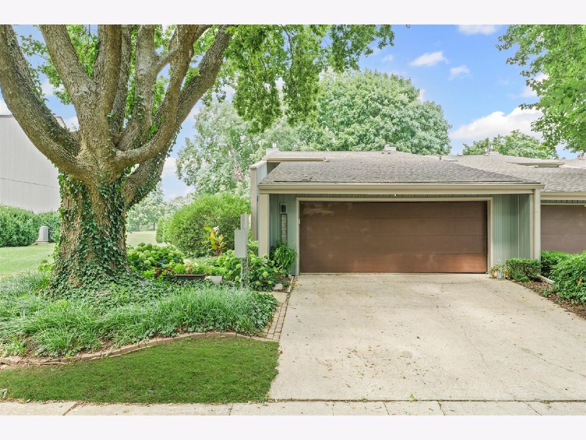Condos & Townhomes For Sale Briar Hill Champaign Illinois, 2306 Briar Hill Drive