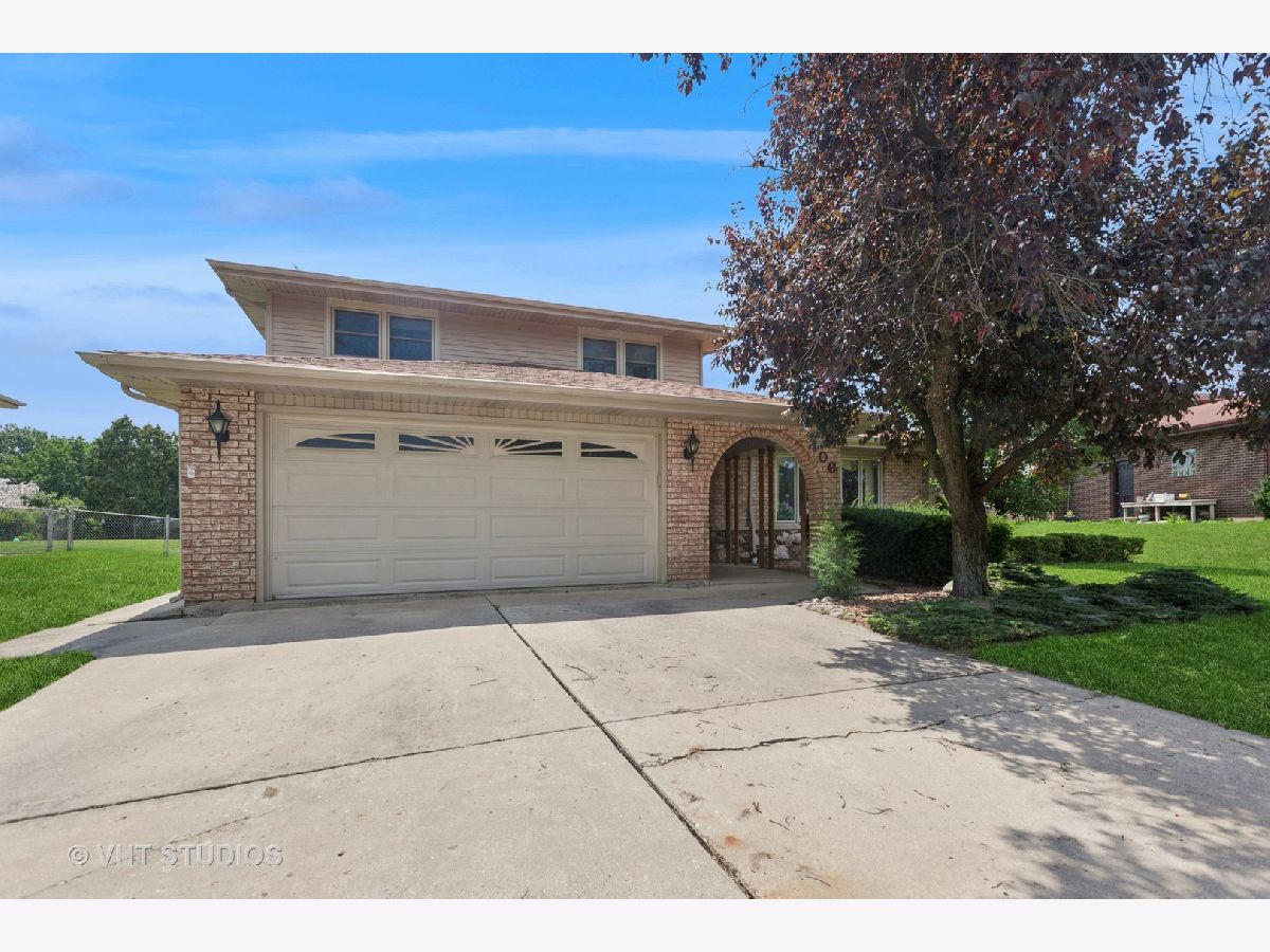  Sold Lemont Illinois, 406 Freehauf