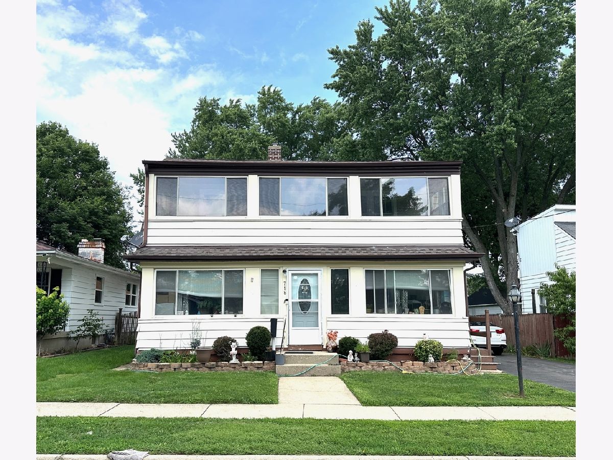  Rented Elgin Illinois, 718 Parkway