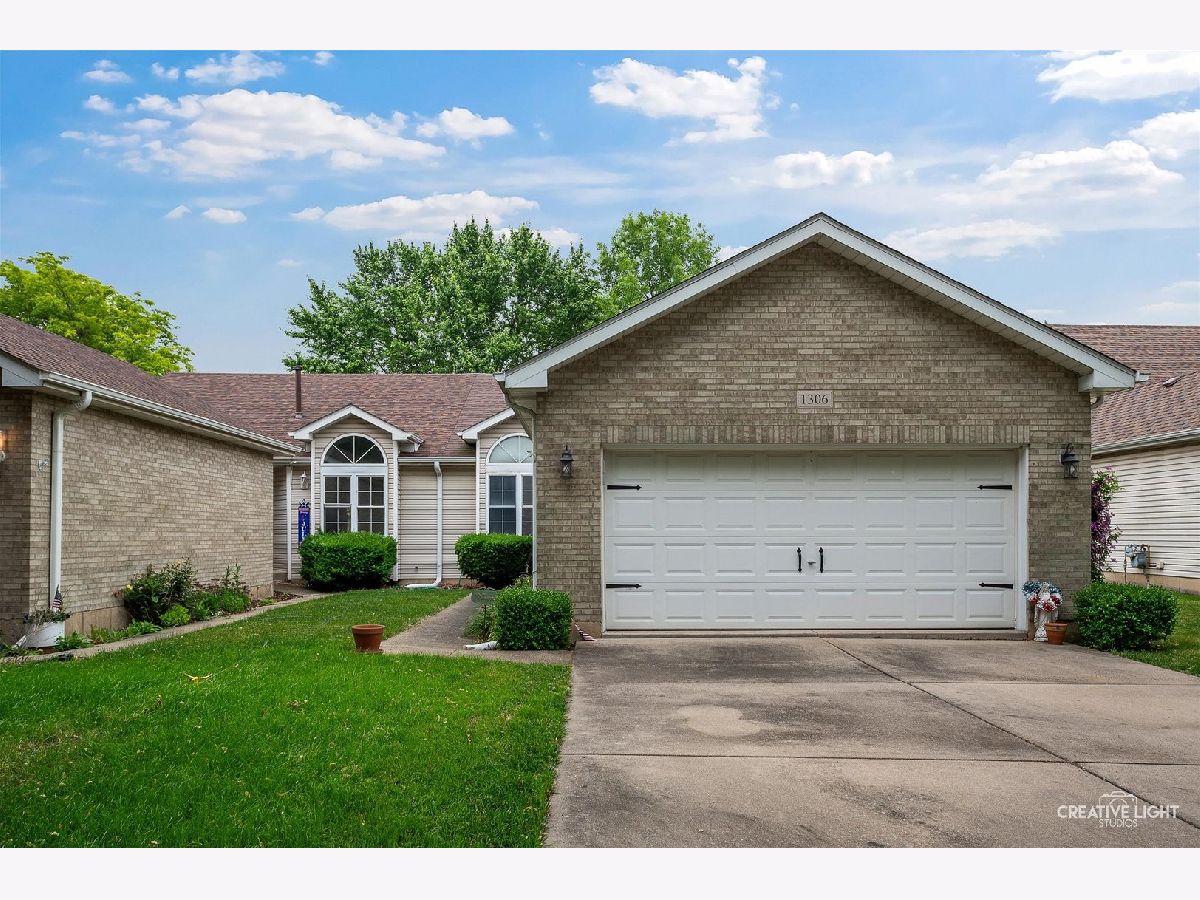Condos & Townhomes Sold River Glen Joliet Illinois, 1306 Riverview
