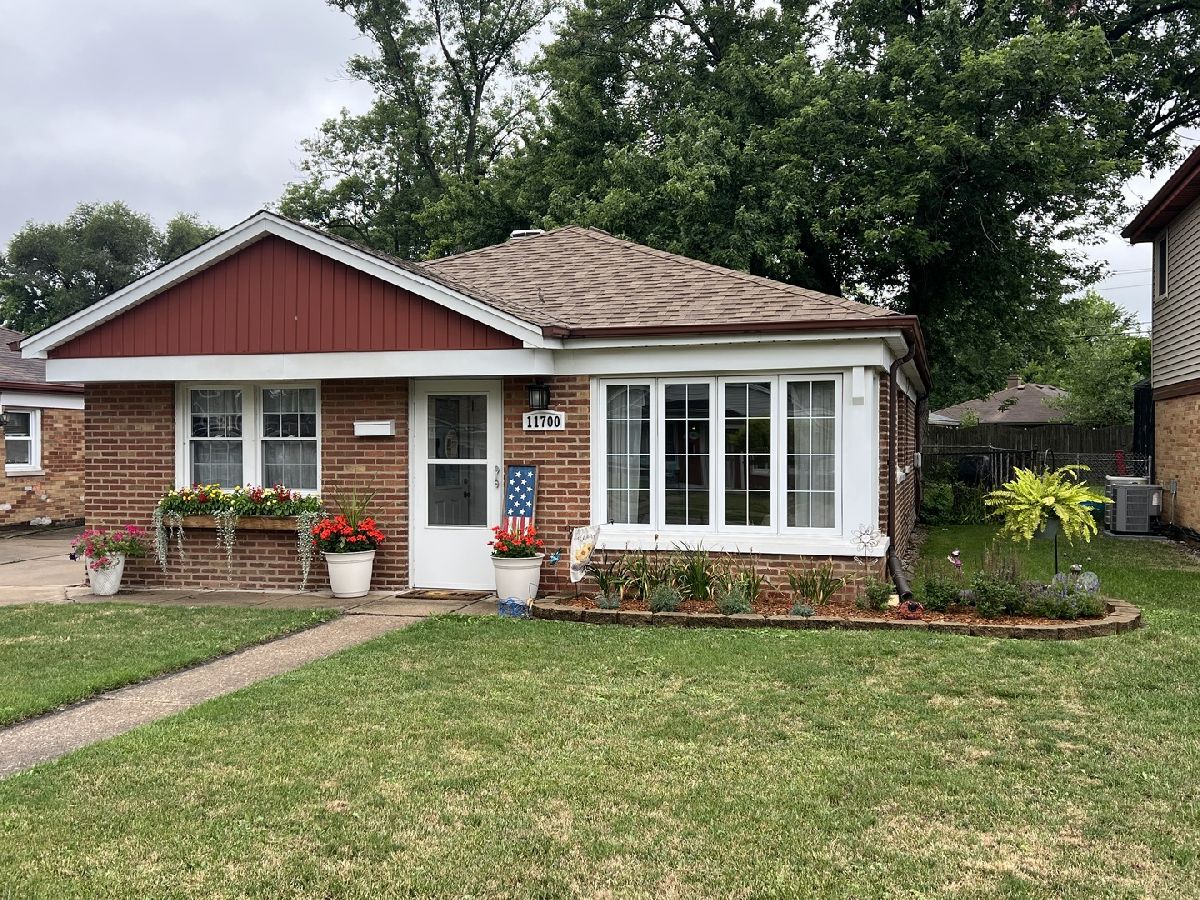  For Sale Merrionette Park Illinois, 11700 Meadow Lane Drive