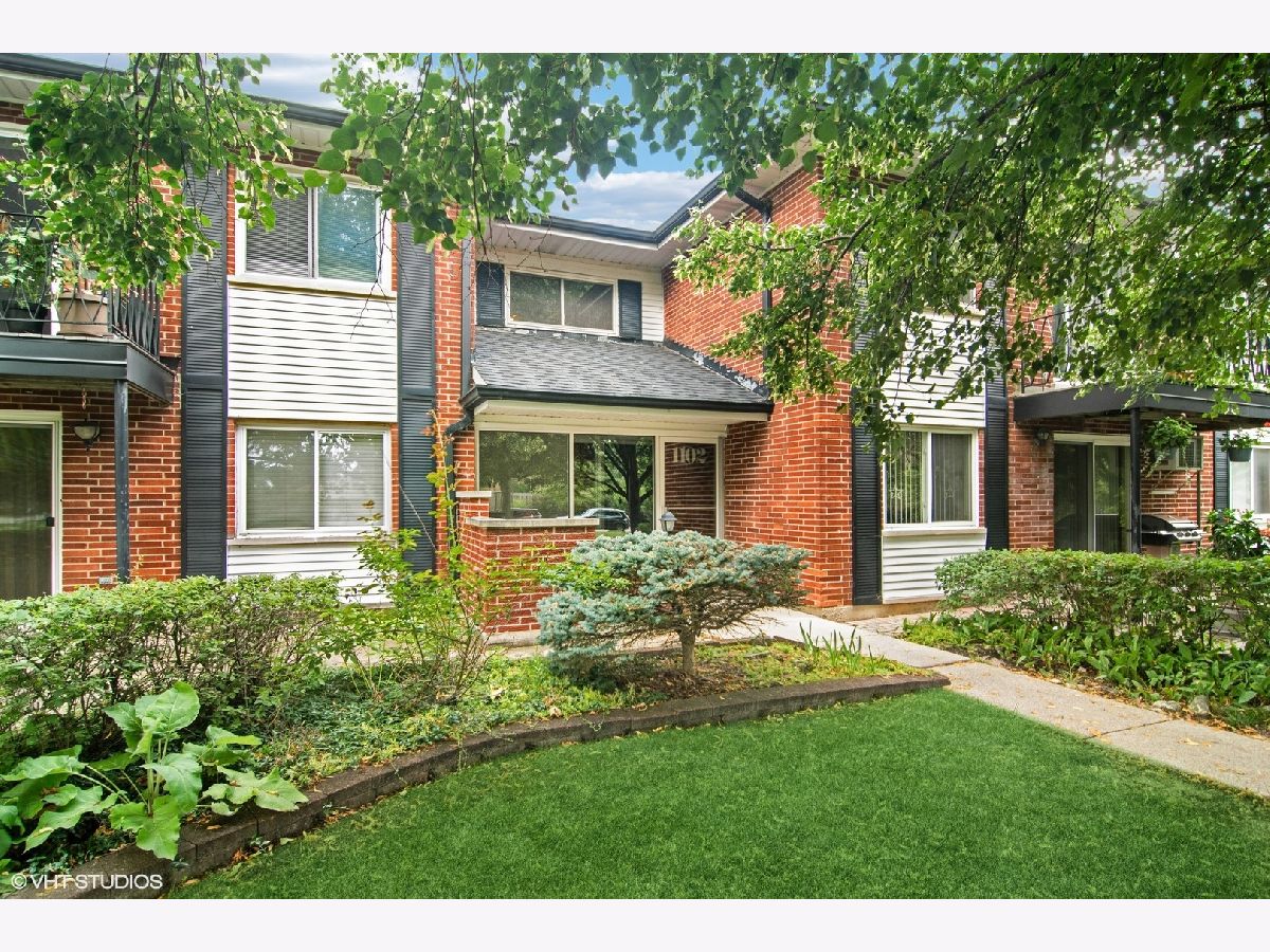 Condominiums Sold Brandenberry Park Arlington Heights Illinois, 1102 Dale