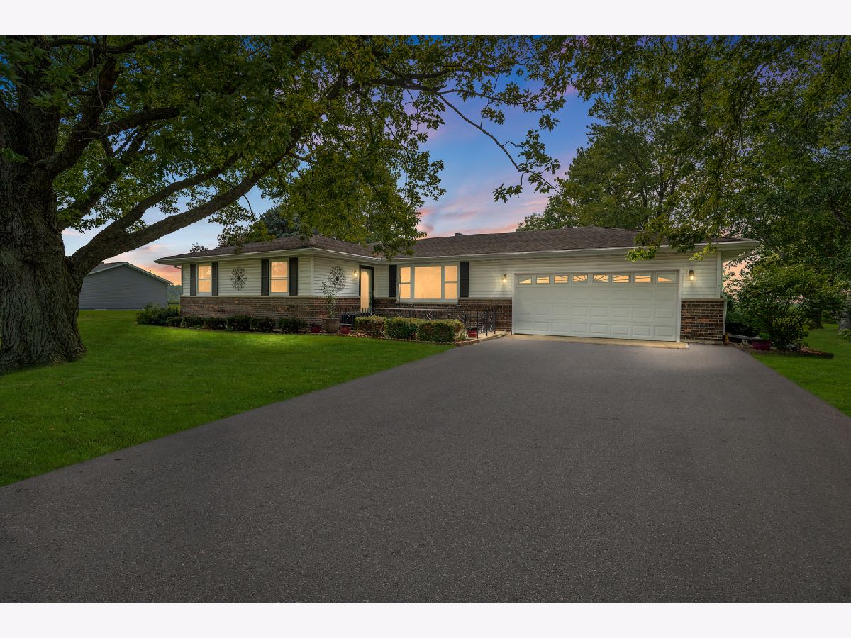  Sold Verona Illinois, 415 Betty