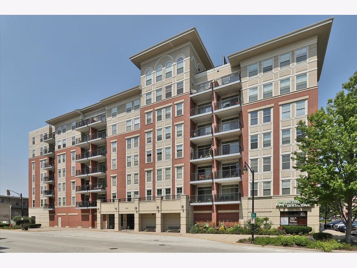 Condominiums Sold Metropolitan Square Des Plaines Illinois, 656 Pearson