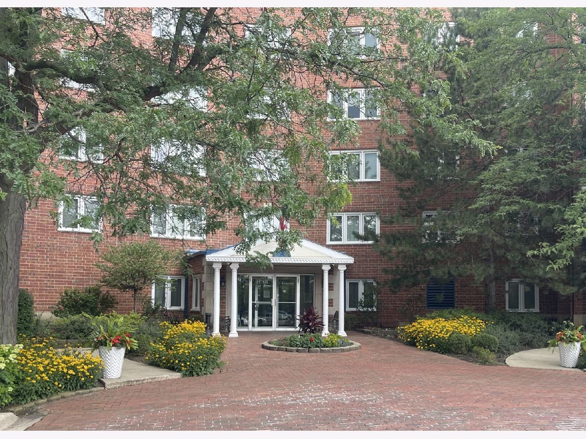 Condominiums & Homes Sold Bunker Hill Niles Illinois, 6701 Milwaukee