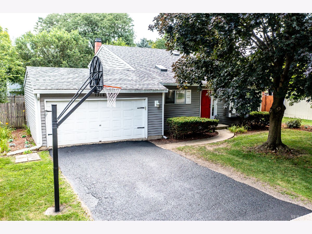 Homes For Sale Brook Crossing Naperville Illinois, 1316 Fireside Court