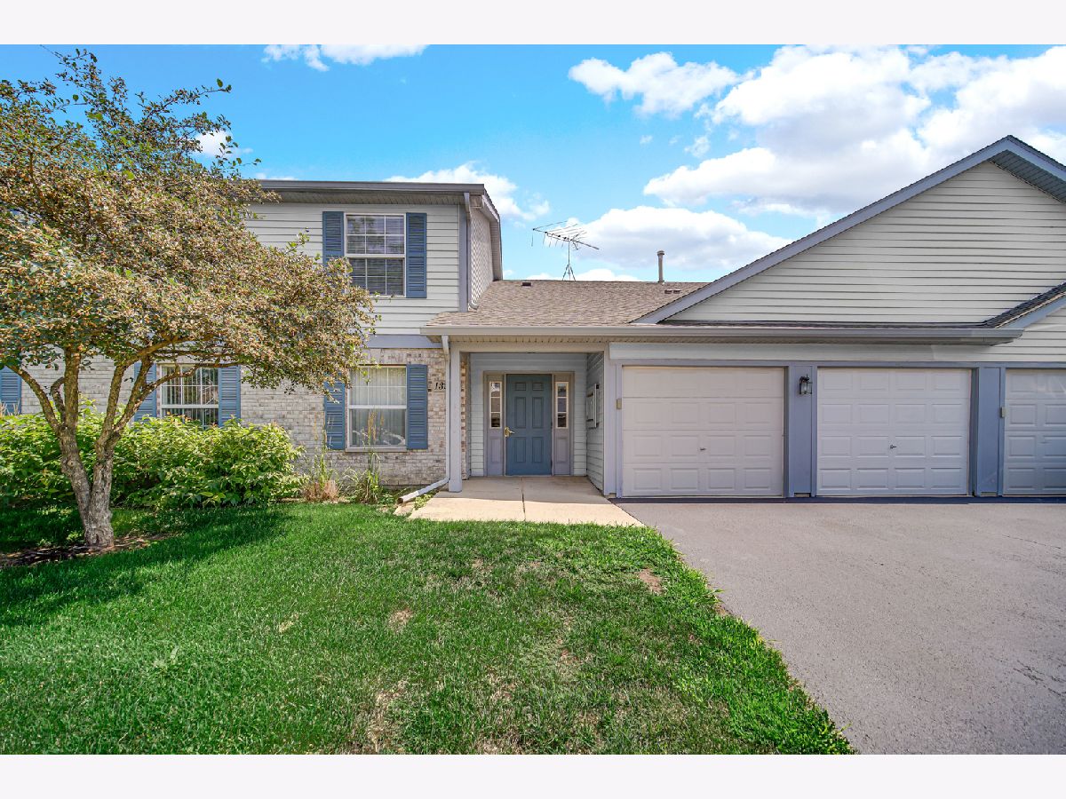 Condos & Townhomes Sold Fairfield Village Round Lake Beach Illinois, 1324 Red Oak