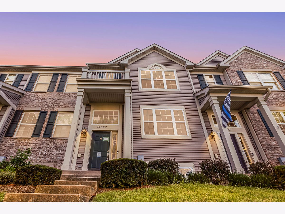 Townhomes Sold Patriot Square Plainfield Illinois, 24642 George Washington