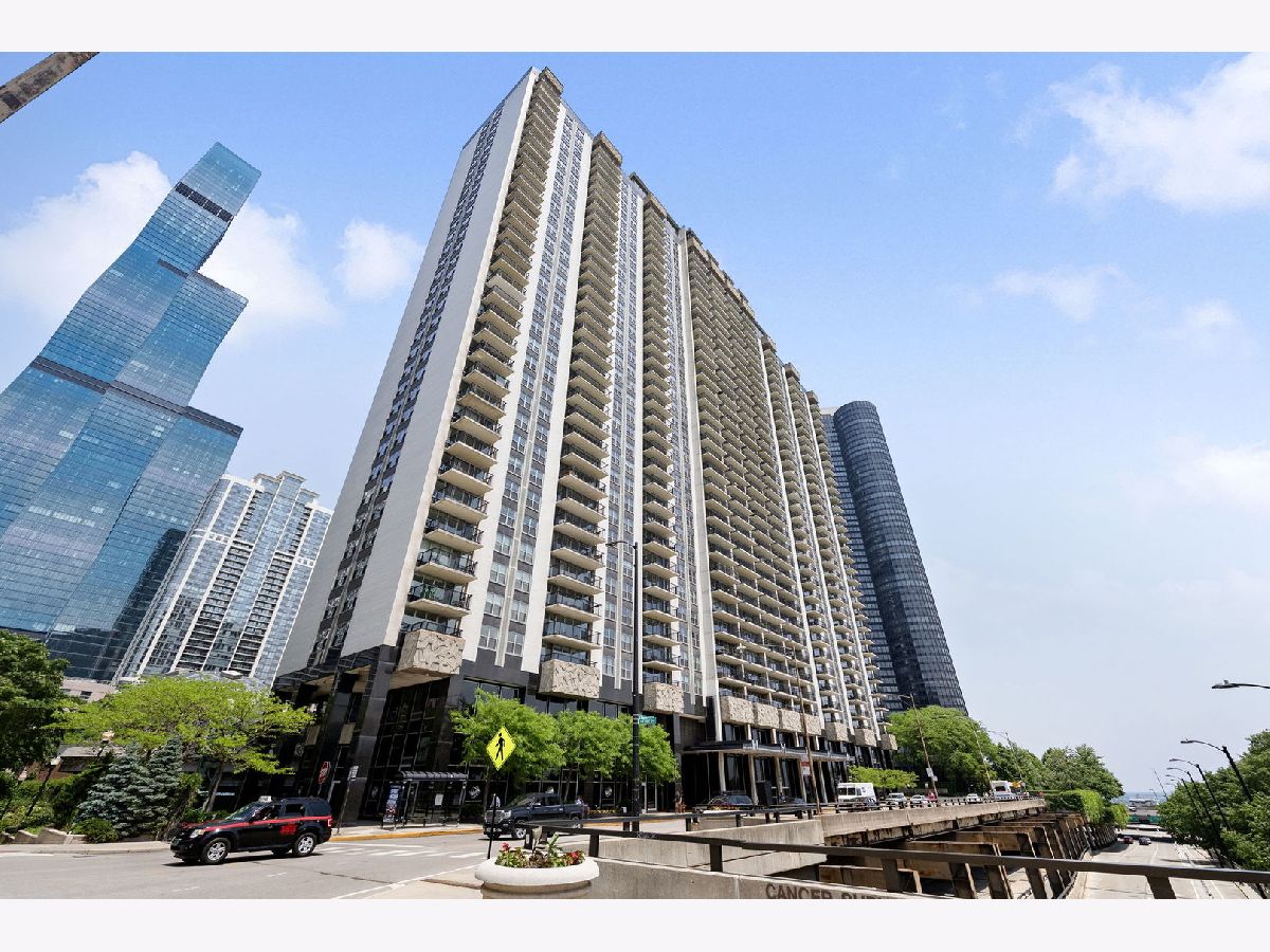 Condos & Townhomes Rented New Eastside Chicago Illinois, 400 Randolph