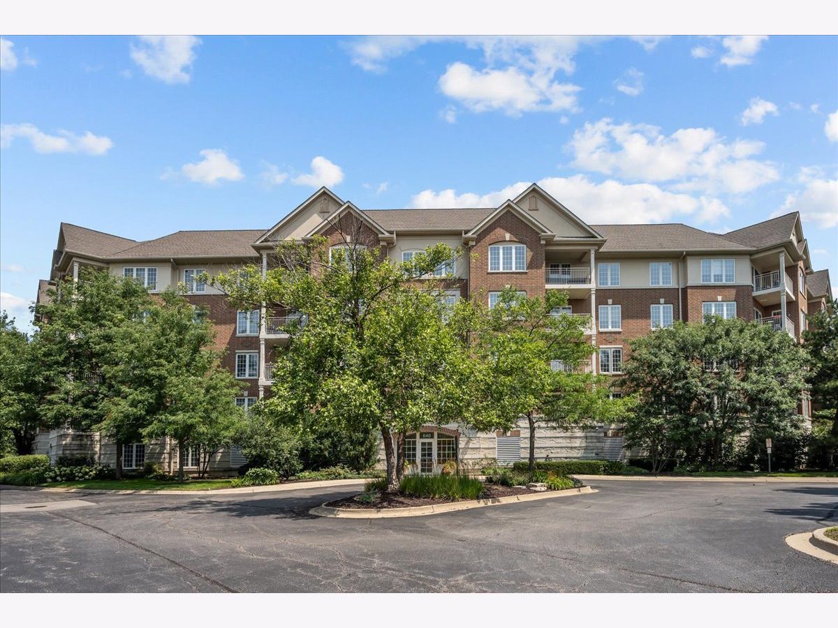 Condos & Townhomes Sold South Commons Deerfield Illinois, 640 Robert York