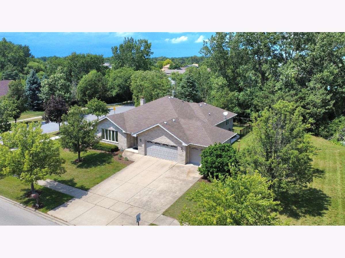 Homes For Sale Abbey Glen Lockport Illinois, 1350 Key West Drive