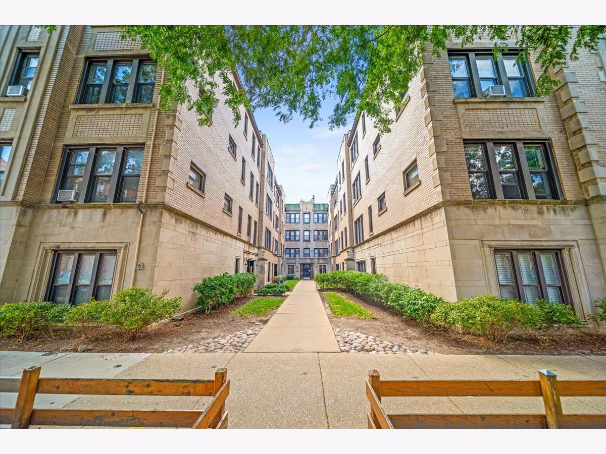  Rented Chicago Illinois, 631 Roscoe