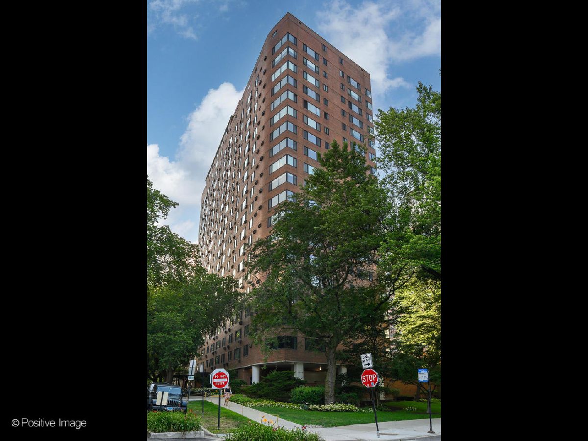 Condominiums Sold Darien Condominium Chicago Illinois, 3100 Lake Shore