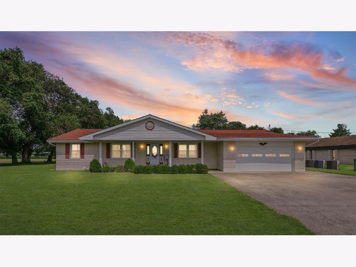  Sold Newman Illinois, 713 Broadway