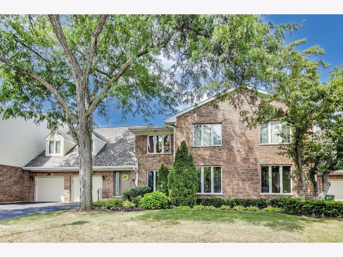 Condos & Townhomes For Sale Courtyards Of Arlington Arlington Heights Illinois, 1664 Douglas Court