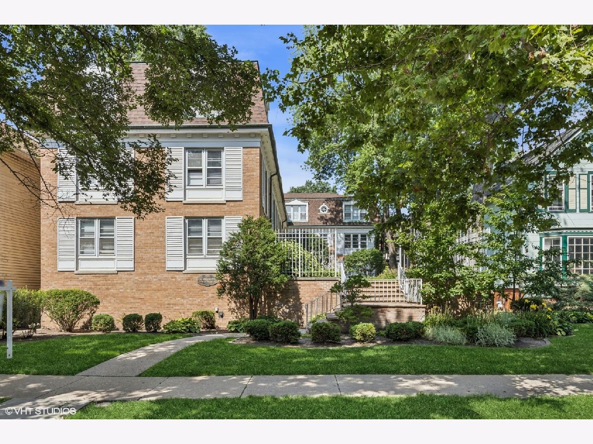 Condominiums Rented The Maisonette Evanston Illinois, 2040 Sherman