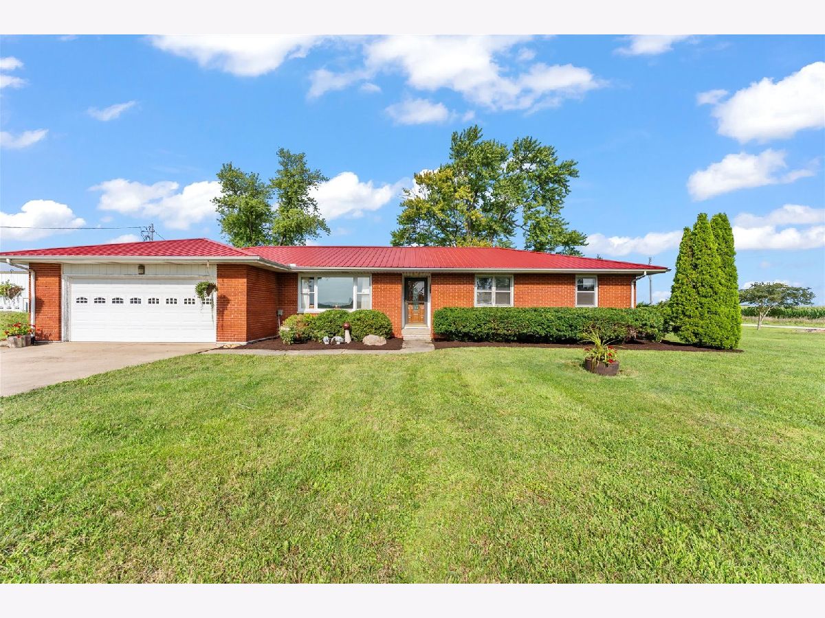  Sold Sadorus Illinois, 259 County Road 700