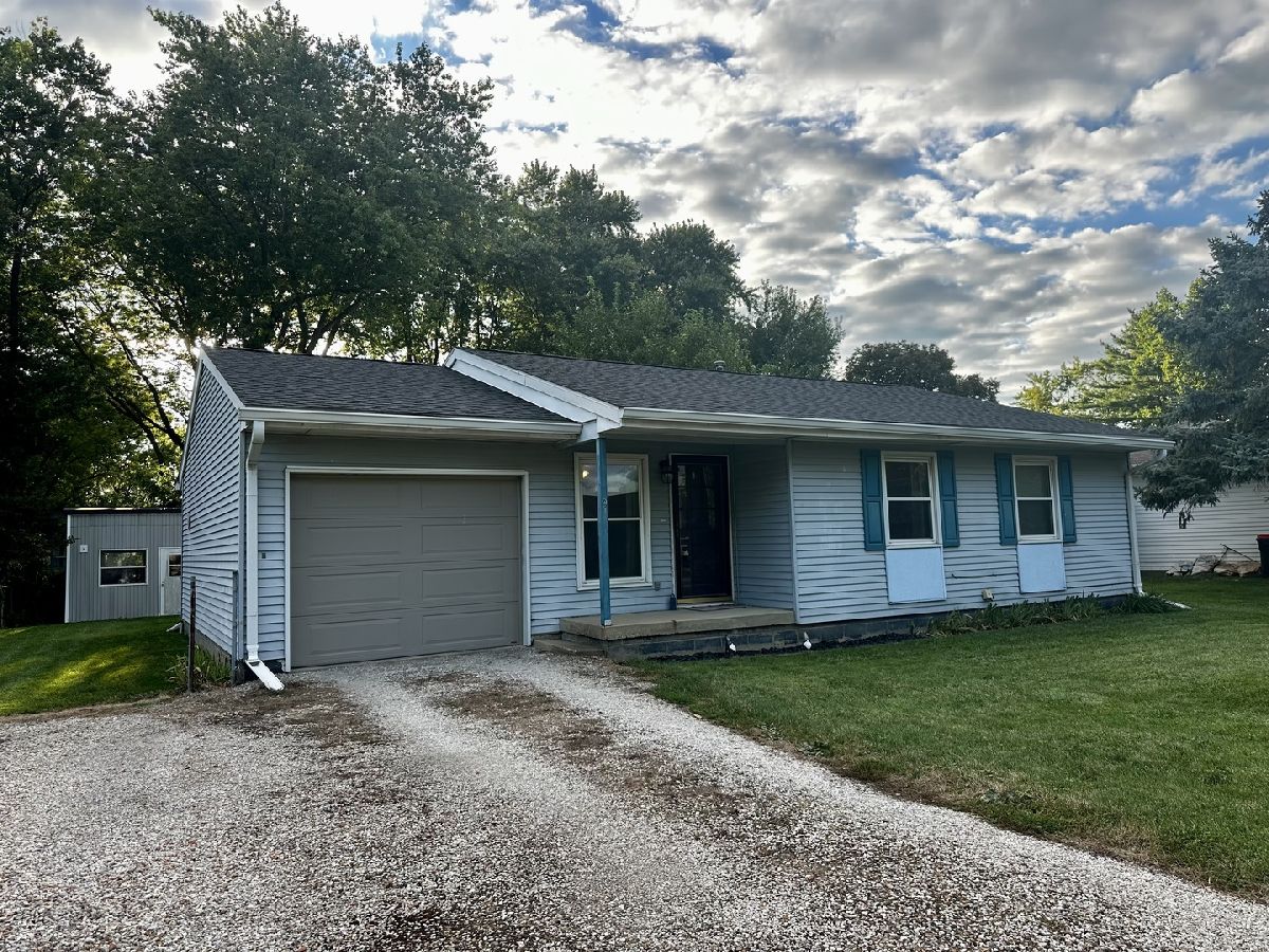  For Sale Clinton Illinois, 9 Kirkwood Drive