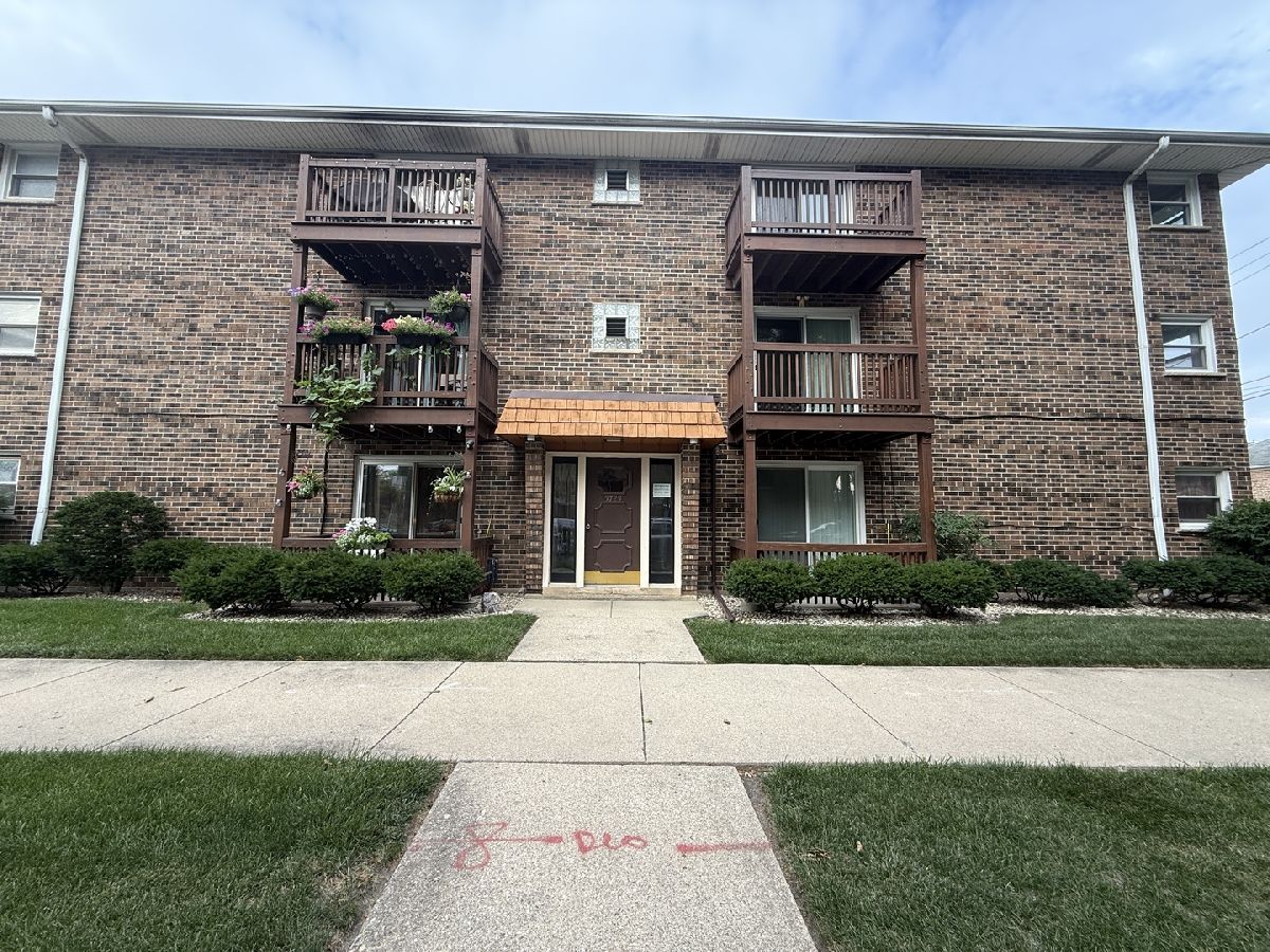  Rented Chicago Illinois, 3723 Devon