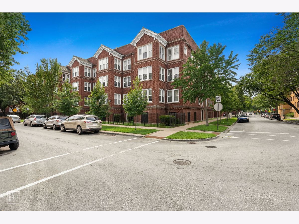  For Sale Chicago Illinois, 7000 Paxton Avenue