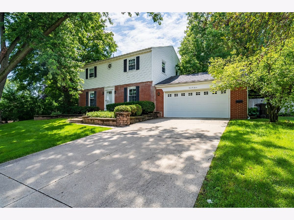 Homes & Condos & Townhomes For Sale Pleasant Hills N. Normal Illinois, 107 Veronica Way