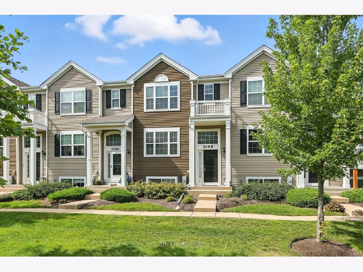  Sold Volo Illinois, 1088 Piccolo