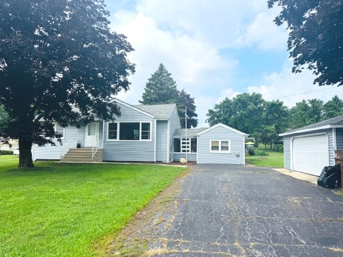  Rented Willow Springs Illinois, 8450 Wolf