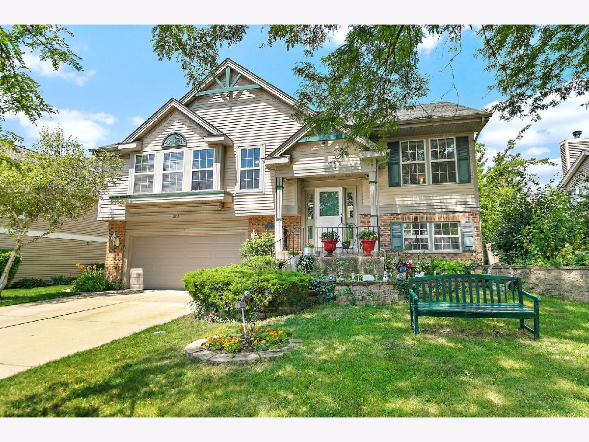 Townhomes & Condos & Homes For Sale Mayfair Station Hanover Park Illinois, 2138 Green Bridge Lane