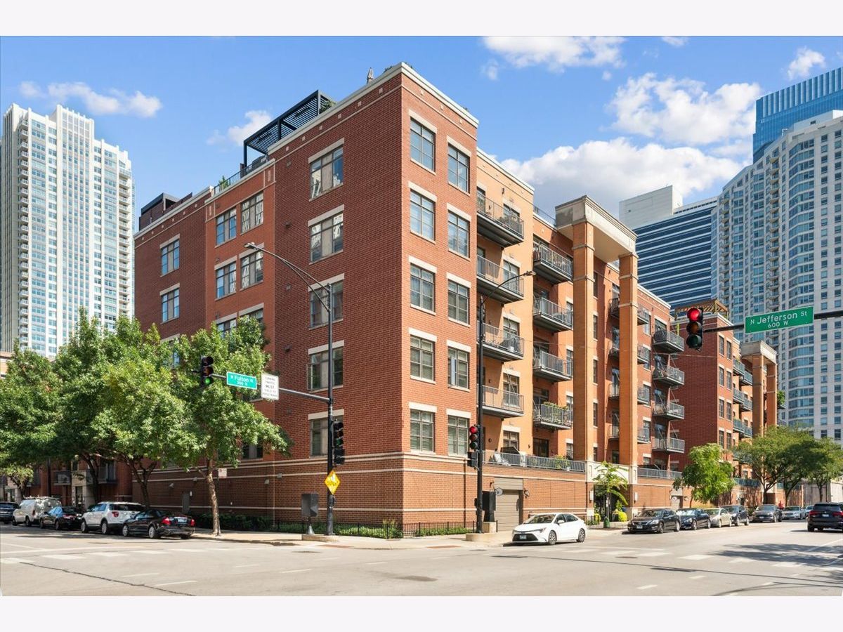  For Sale Chicago Illinois, 560 Fulton Street