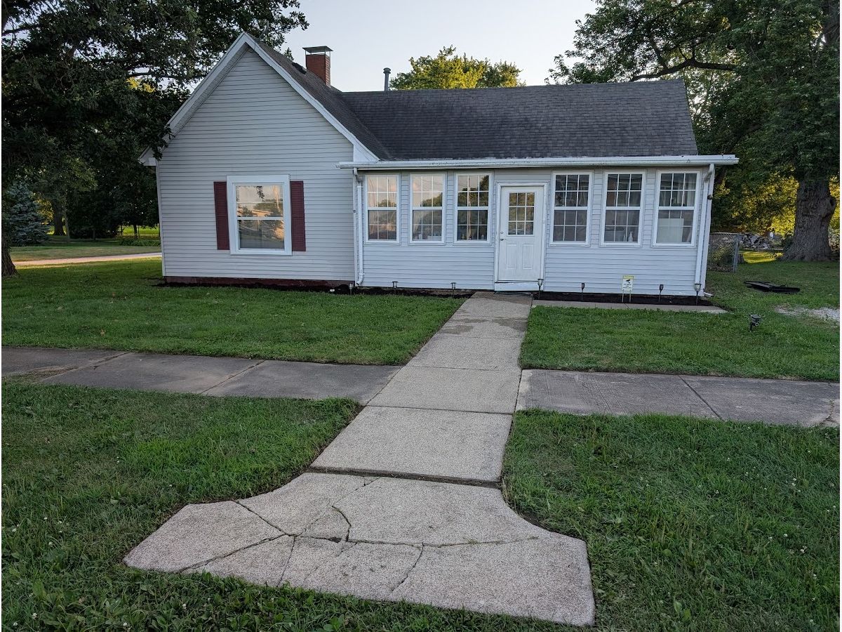  Sold Sadorus Illinois, 307 Vine