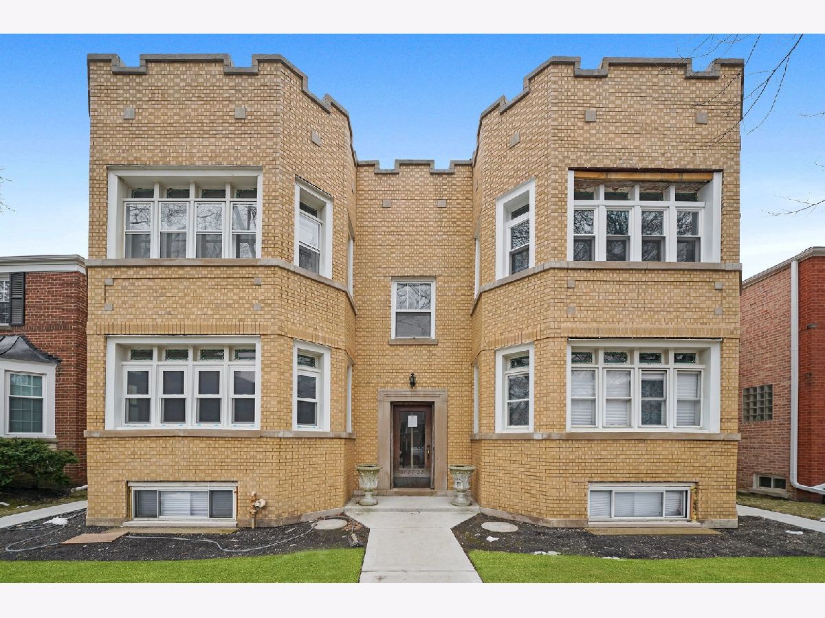  Rented Chicago Illinois, 2737 Lunt
