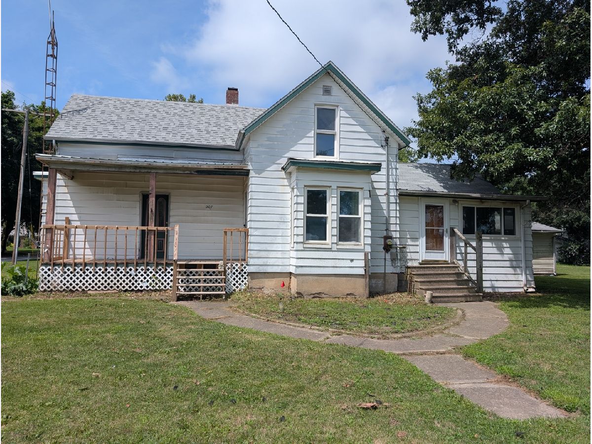  For Sale Sadorus Illinois, 207 Center Street