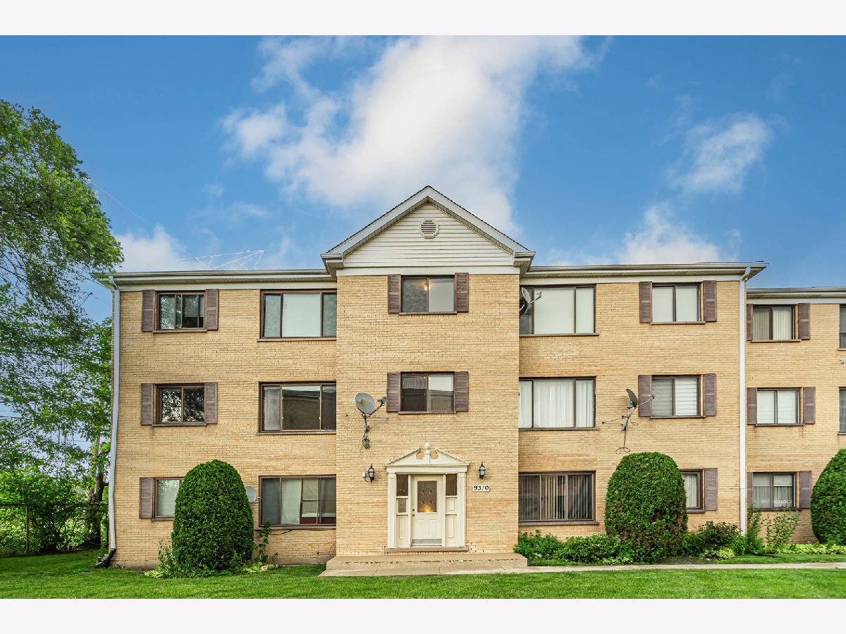  Rented Des Plaines Illinois, 9310 Hamilton