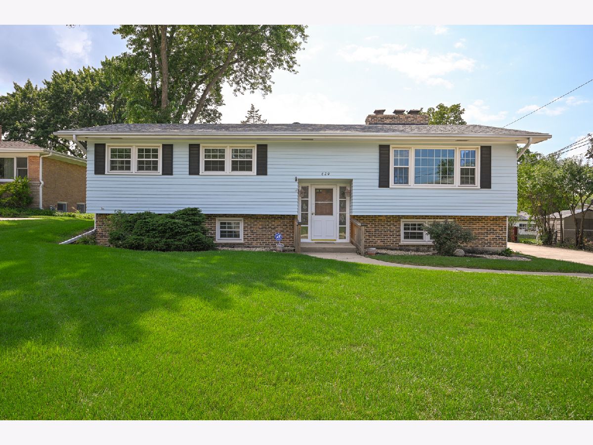 Sold Roselle Illinois, 620 Pinecroft
