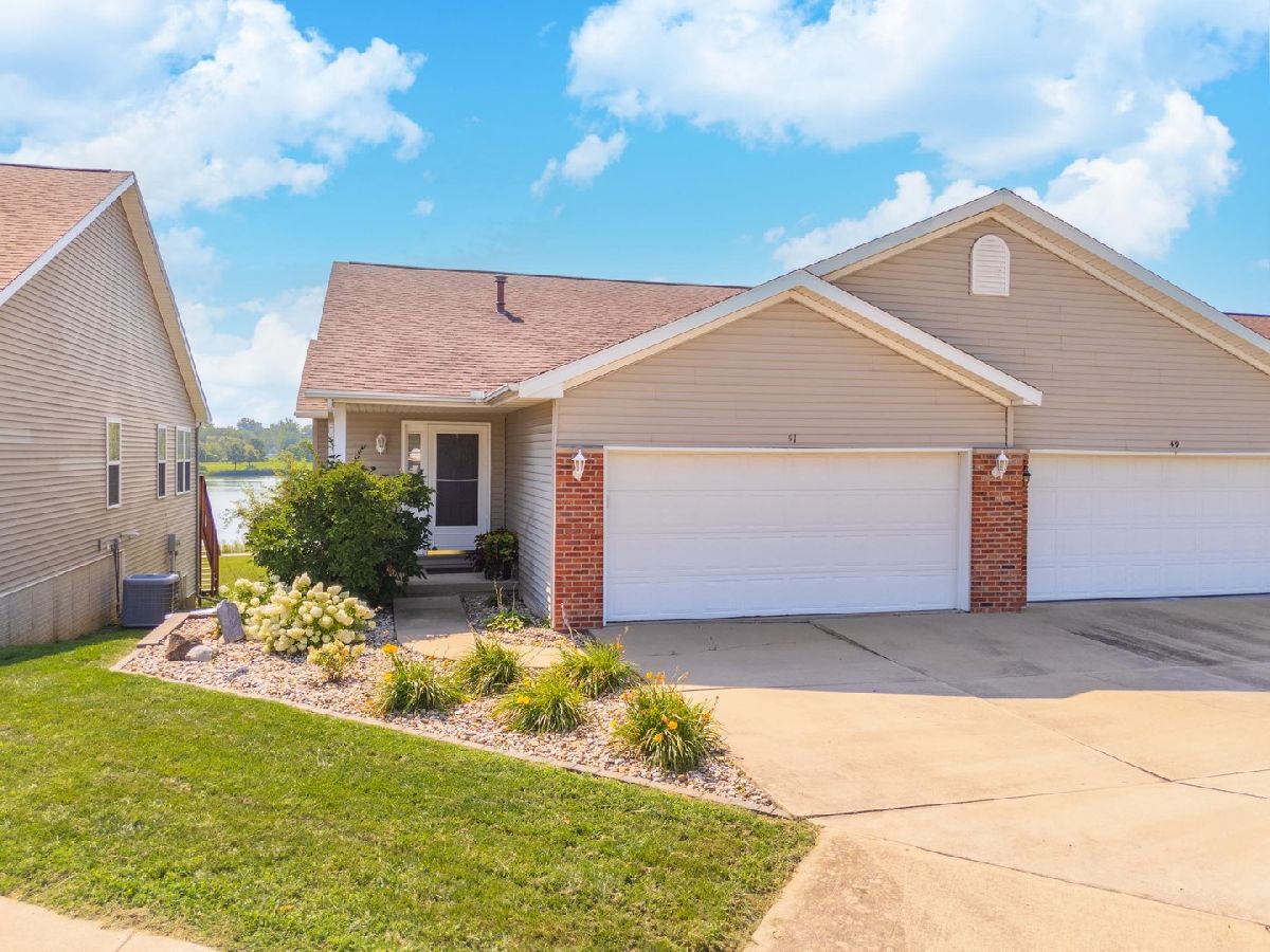 Condos & Townhomes & Homes For Sale Lake Ridge Bloomington Illinois, 51 Oak Park Road